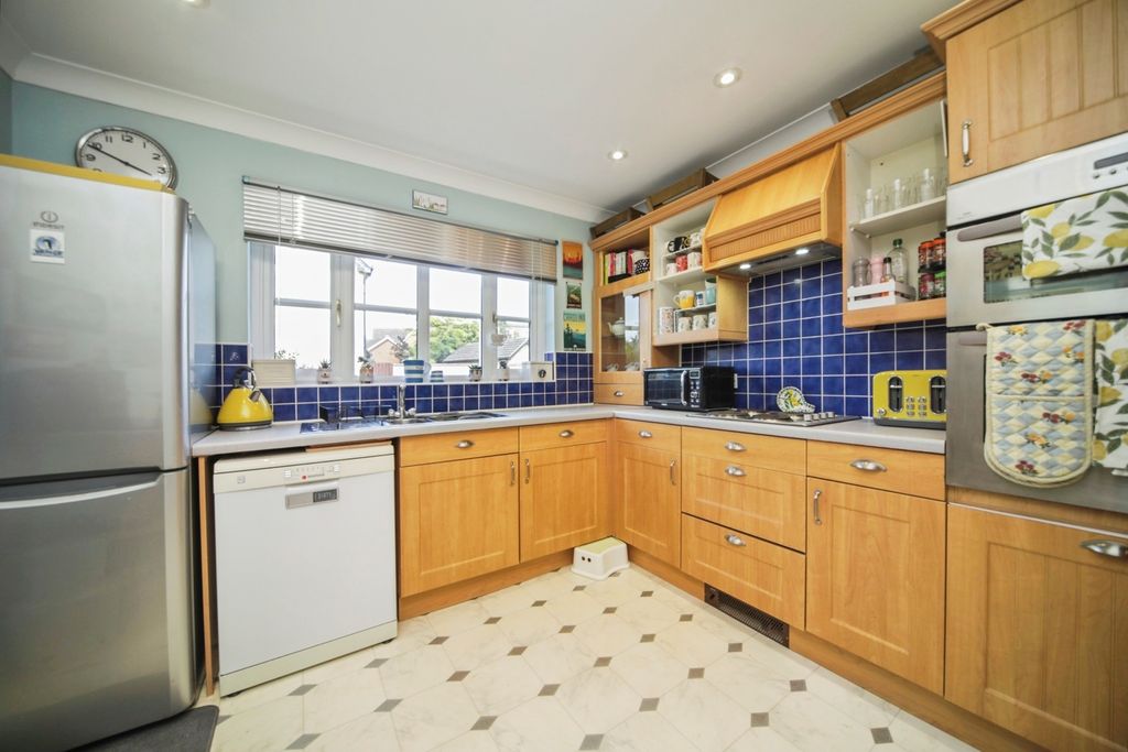 Property photo 2 of 16 Pbox-Img.Jpg