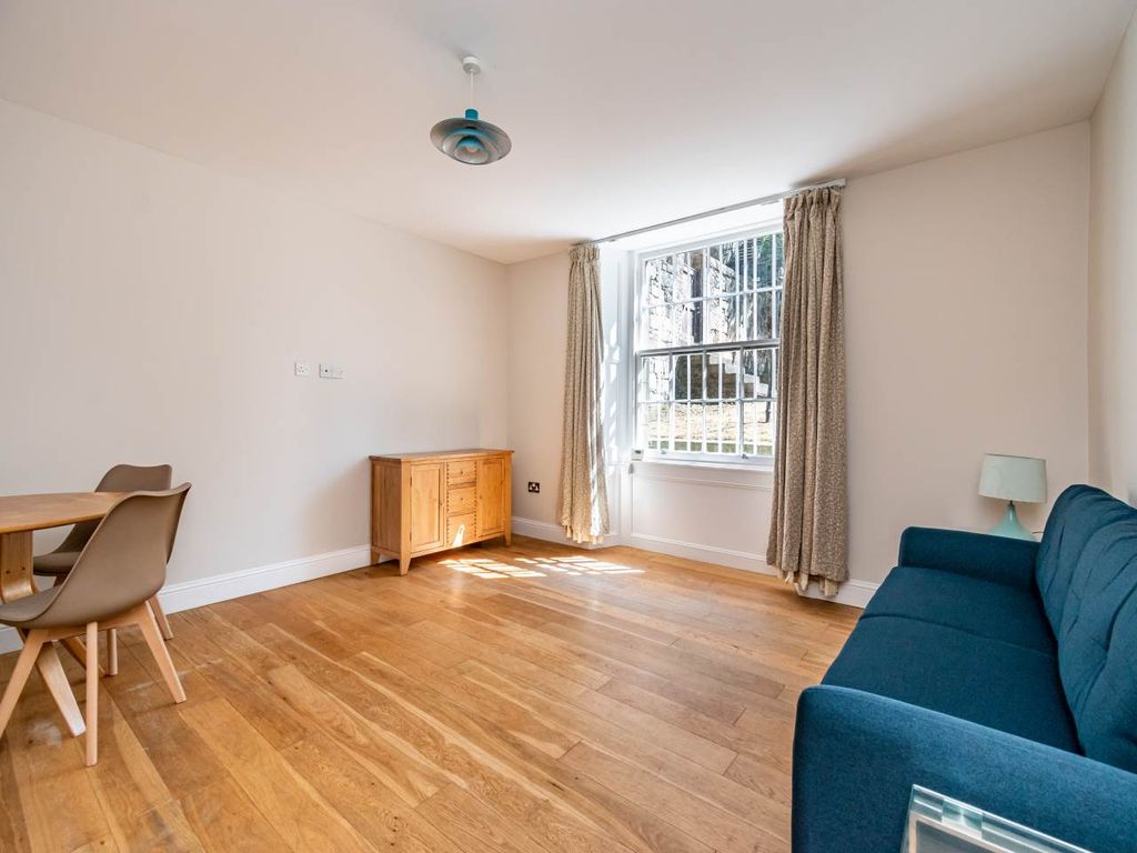 Property photo 2 of 10 Living 2023