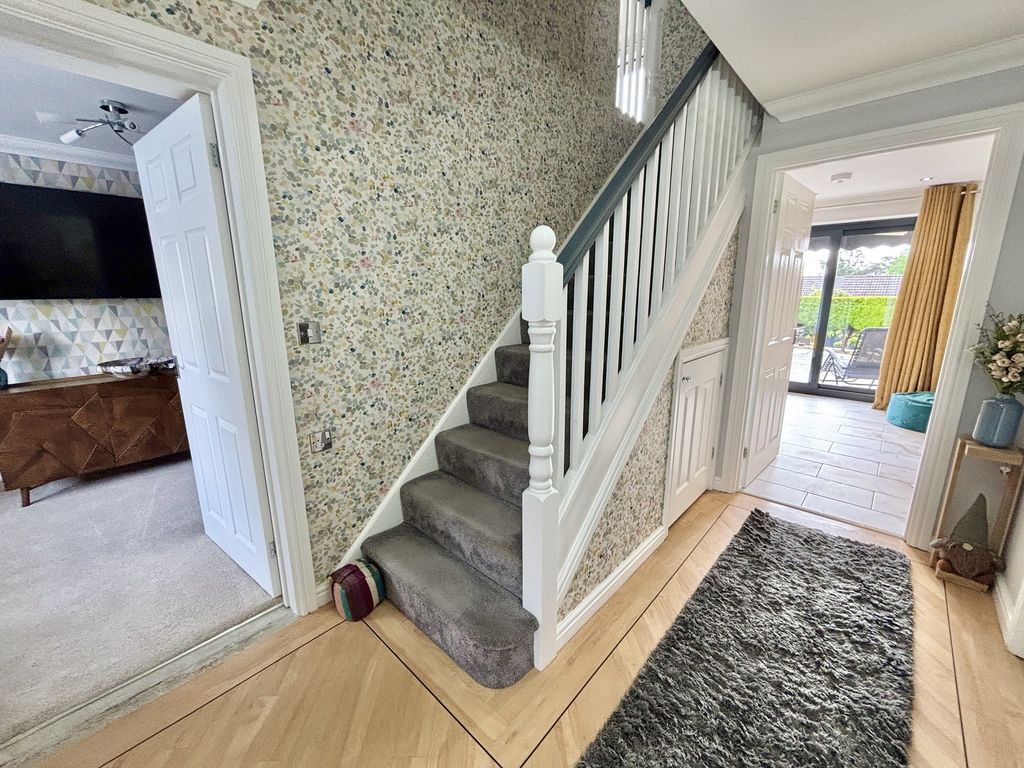 Property photo 2 of 40 Hall