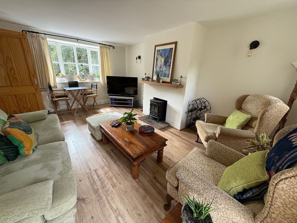 Property photo 3 of 16 Lounge Aspect 2