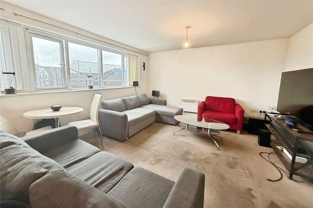 Property photo 3 of 8 Picture No. 06