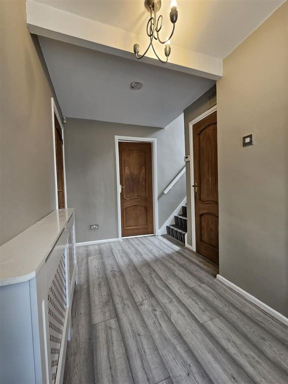 Property photo 2 of 18 Hallway.Jpg