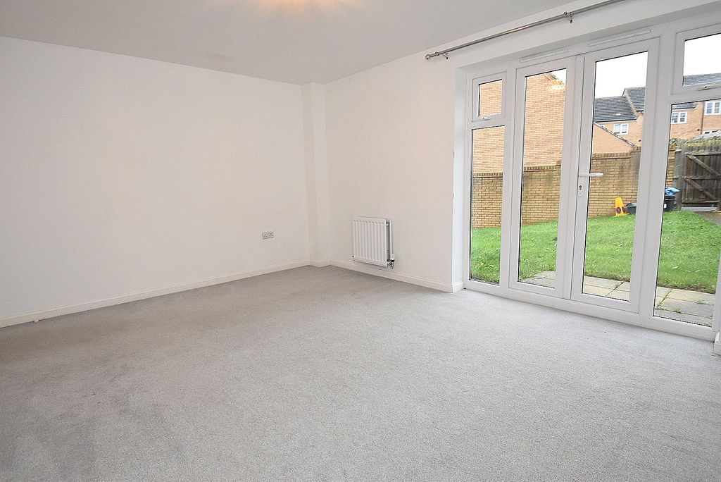 Property photo 2 of 14 Living Room