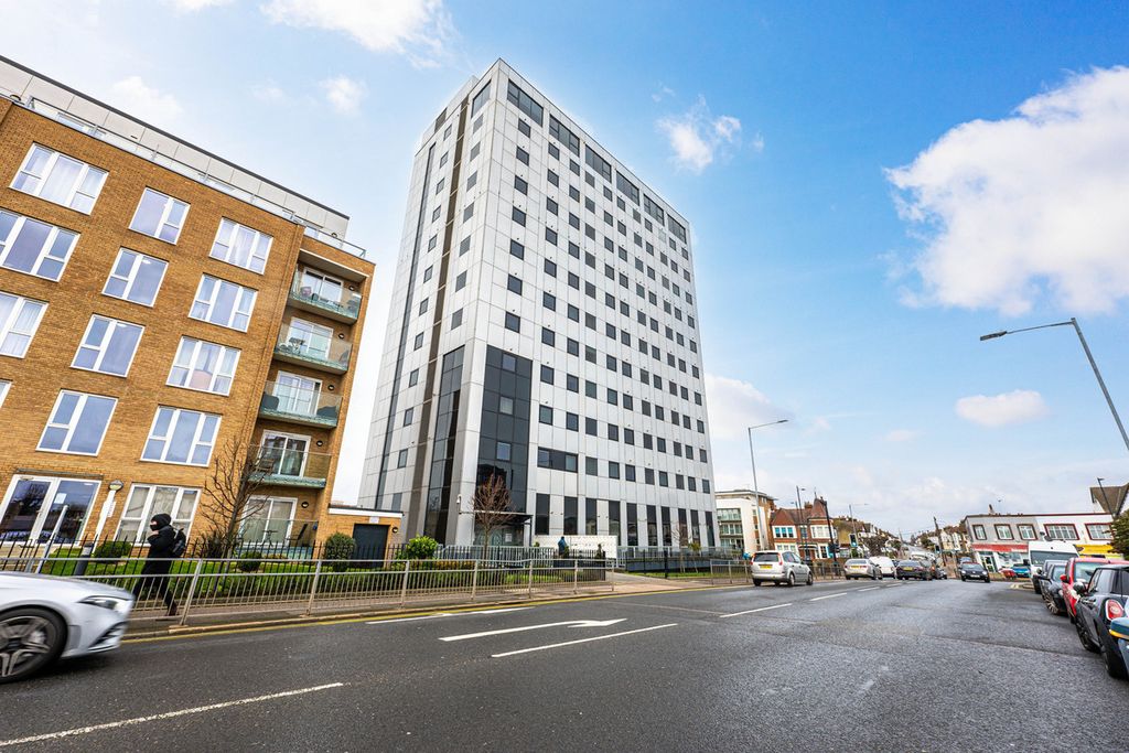 Property photo 1 of 7