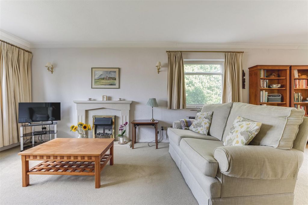 Property photo 2 of 18 Fair Leas-14.Jpg
