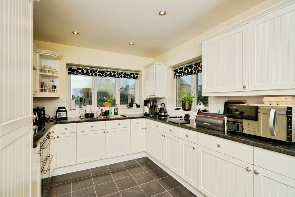 Property photo 2 of 20 Pbox-Img.Jpg