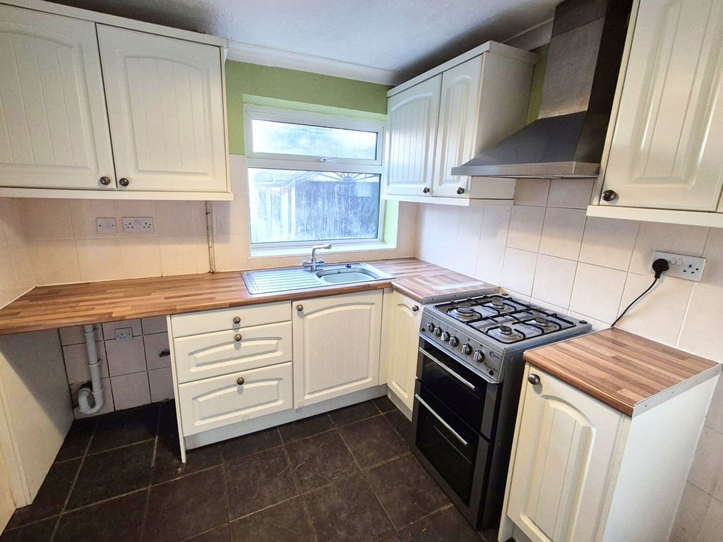 Property photo 2 of 14 Picture No. 32