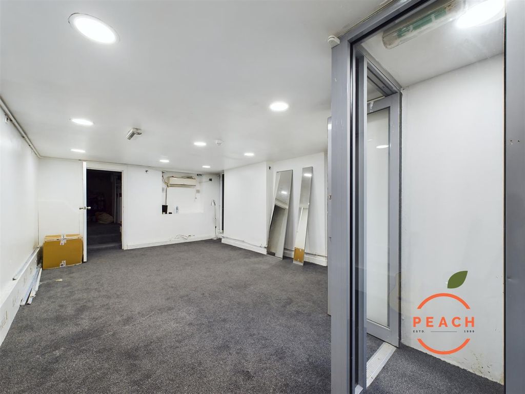 Property photo 2 of 9 Cam04237G0-Pr0019-Still007.Jpg