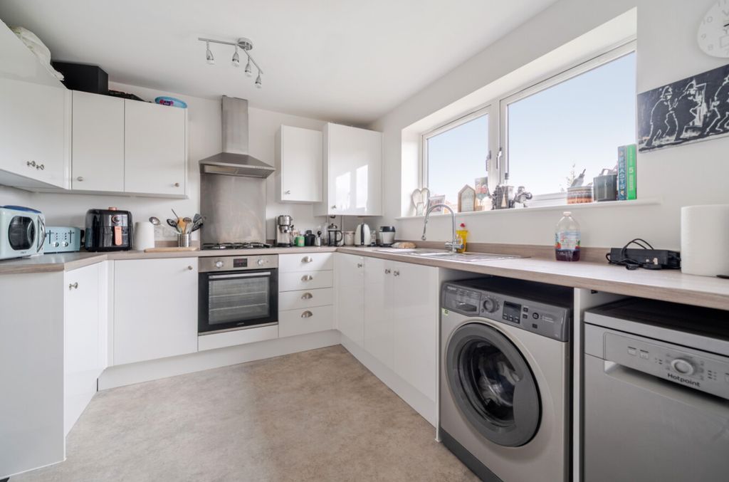 Property photo 2 of 10 1433941-7-69c3B8Bfe9A80