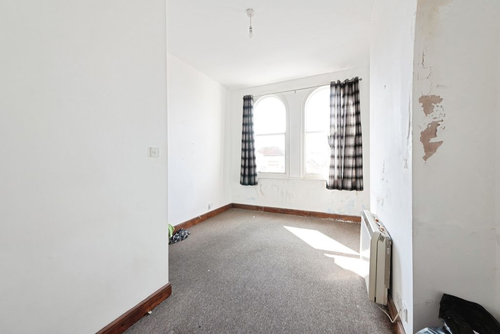 Property photo 3 of 13 Pbox-Img.Jpg