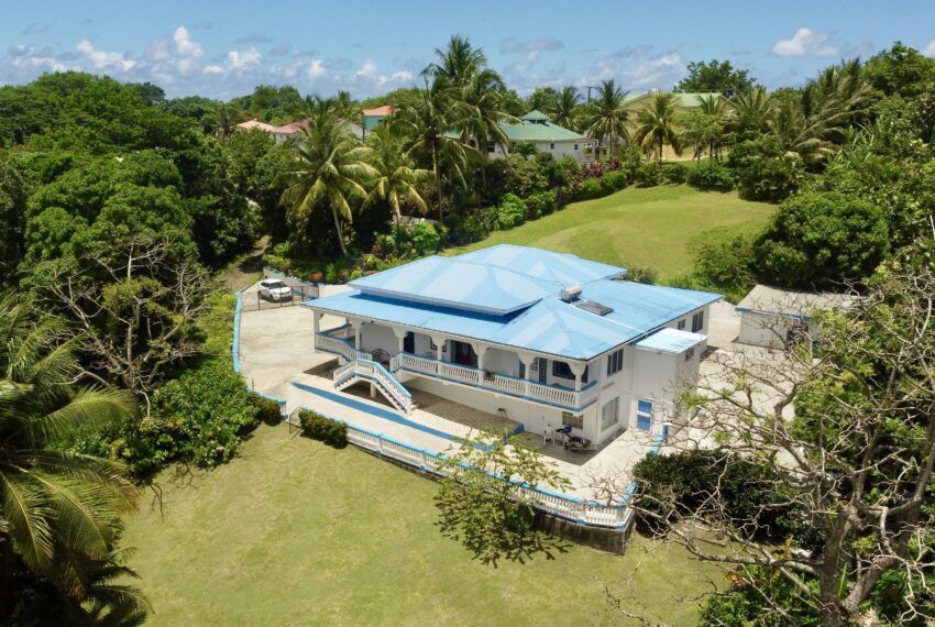 Property photo 3 of 12