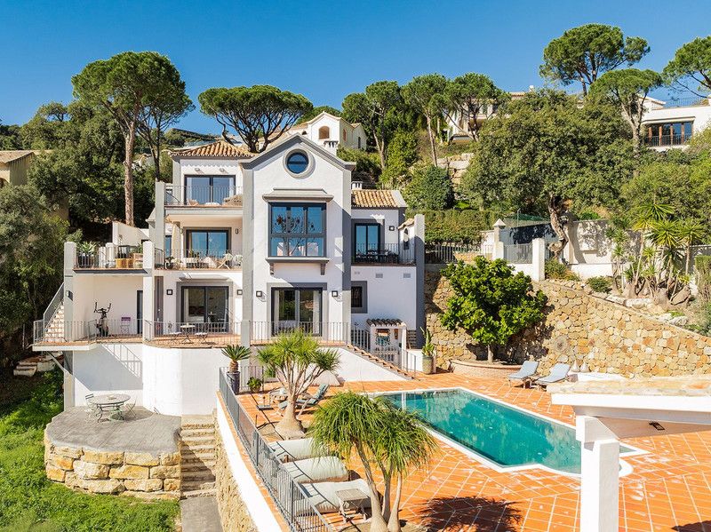 Property photo 2 of 43