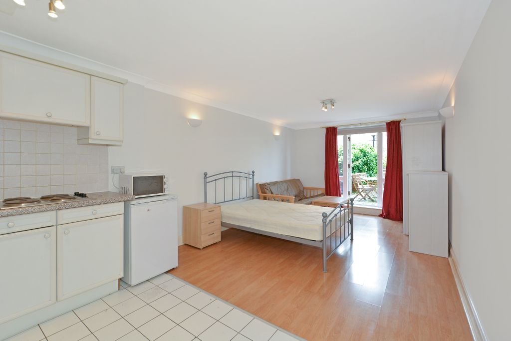 Property photo 2 of 9