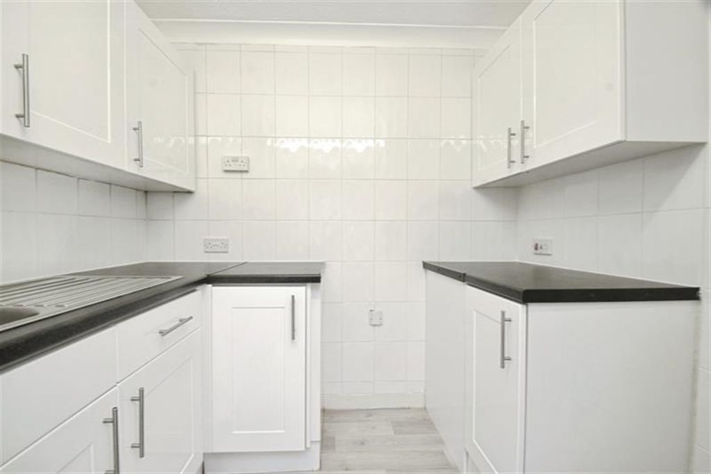 Property photo 1 of 13 (Main)