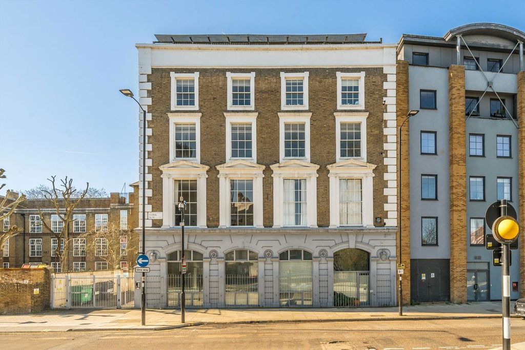 Property photo 1 of 6