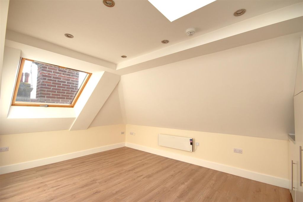 Property photo 2 of 8 Img_0858-Img_0860.Jpg