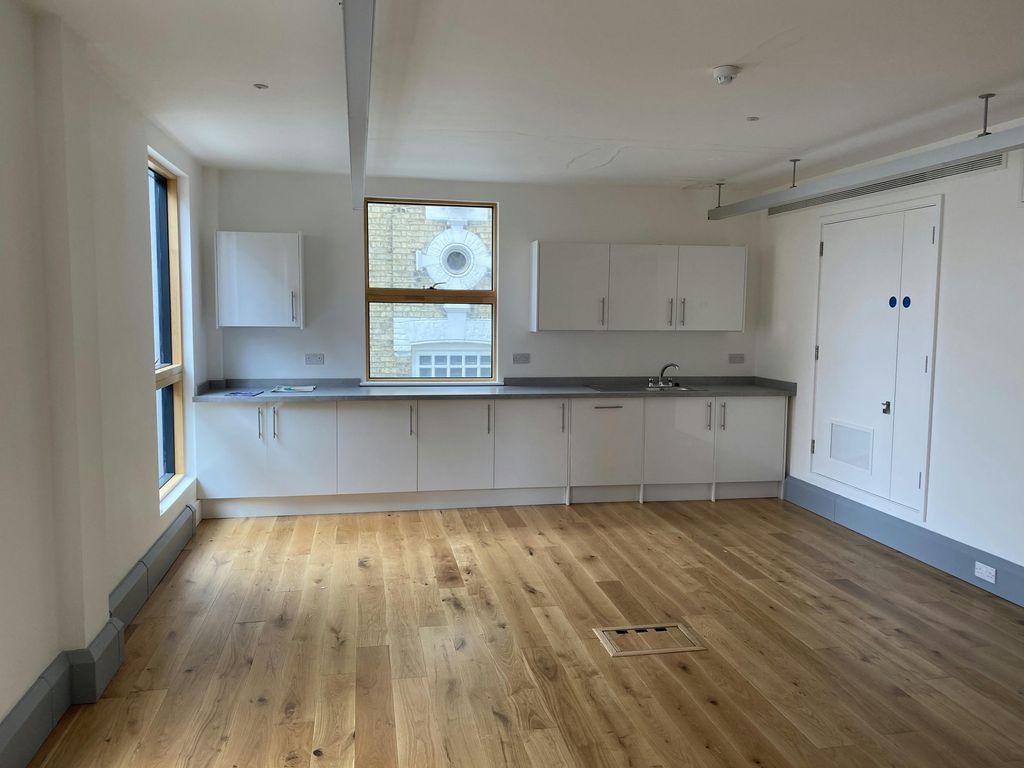 Property photo 3 of 4 Kitchenette.Jpg