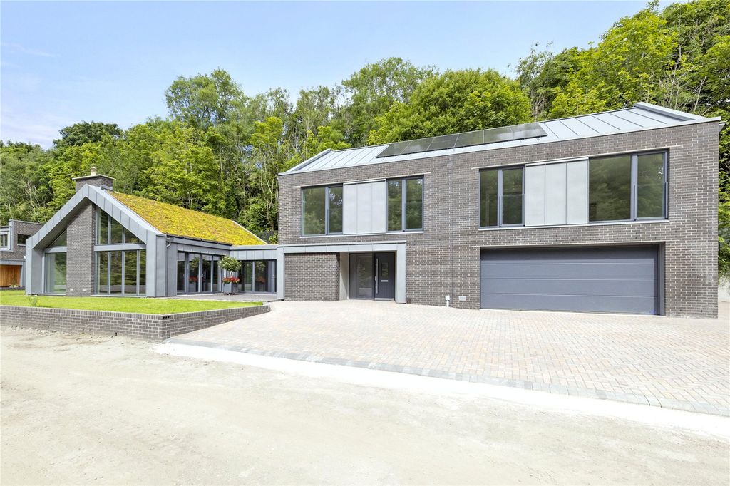 Property photo 1 of 33 Baberton Loan 54