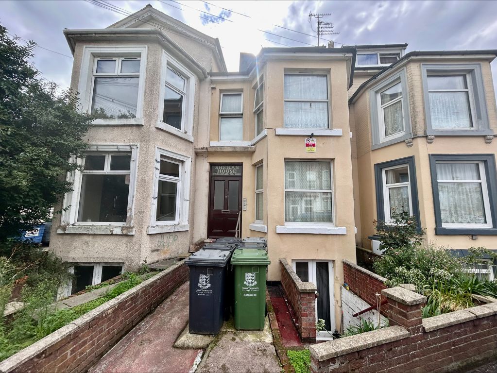 Property photo 2 of 18