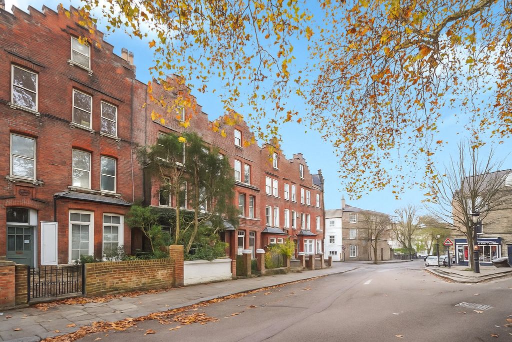 Property photo 2 of 15 Picture No. 13