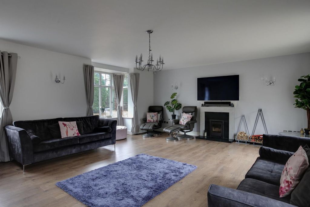 Property photo 3 of 21