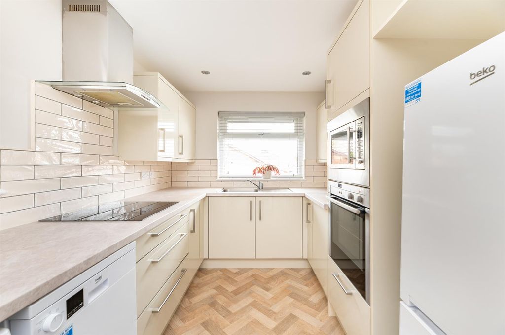 Property photo 2 of 23 Kitchen