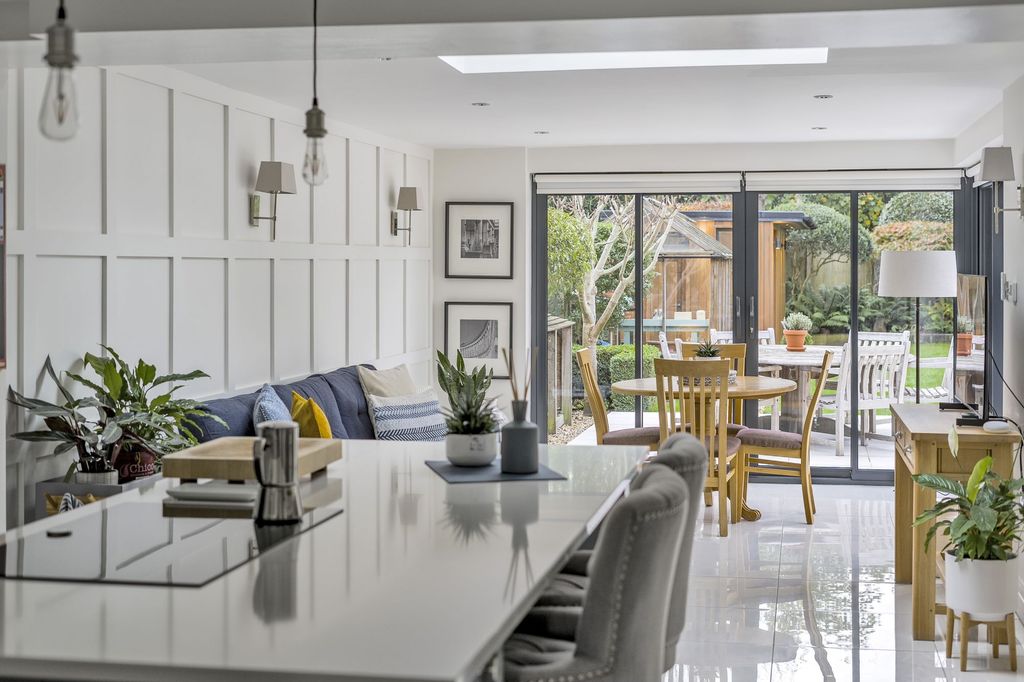 Property photo 2 of 21