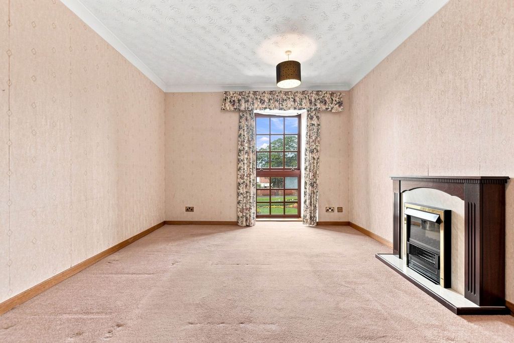 Property photo 3 of 27