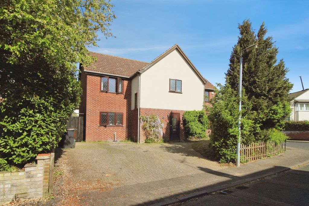 Property photo 1 of 18