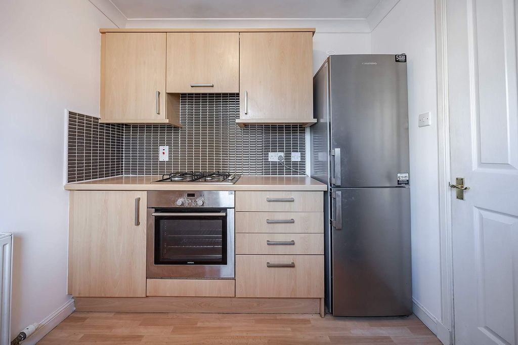 Property photo 3 of 20 Kitchen