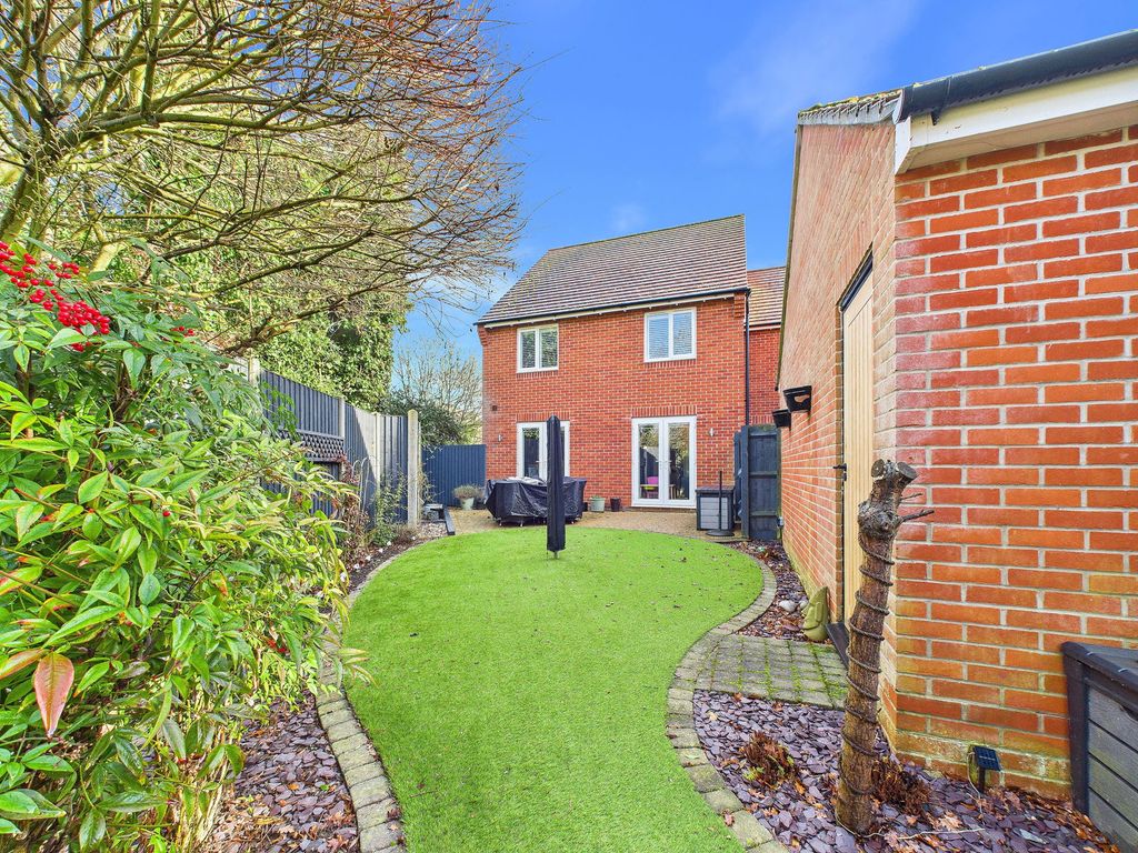 Property photo 2 of 31