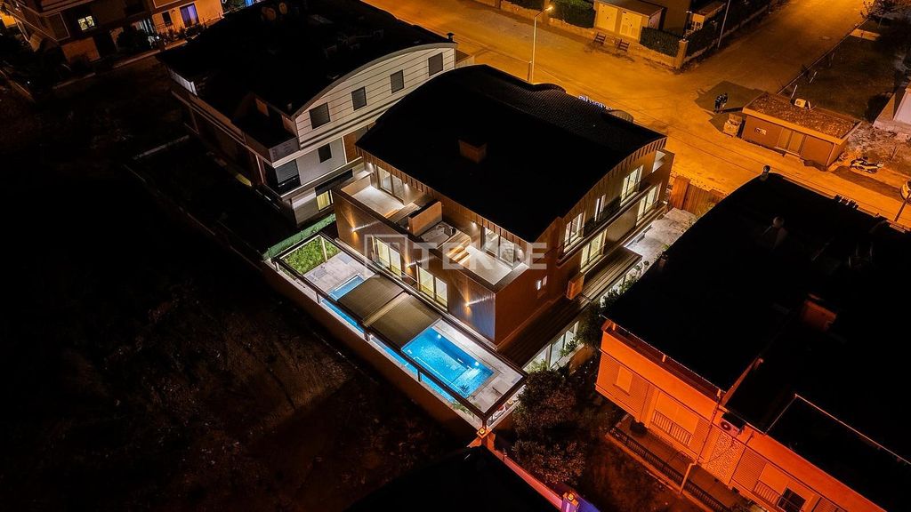 Property photo 1 of 44