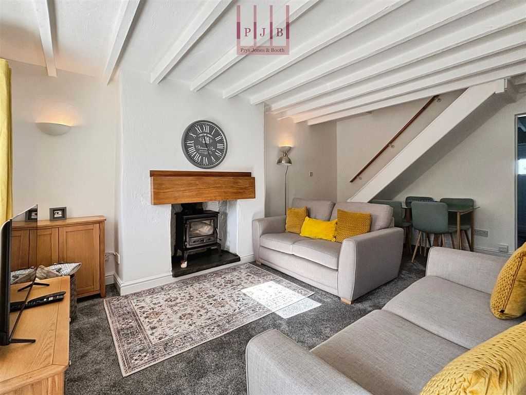 Property photo 2 of 20 Lounge