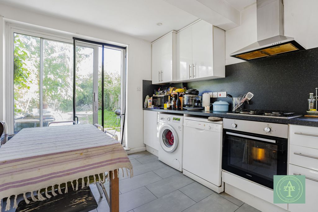 Property photo 2 of 18 Gallery