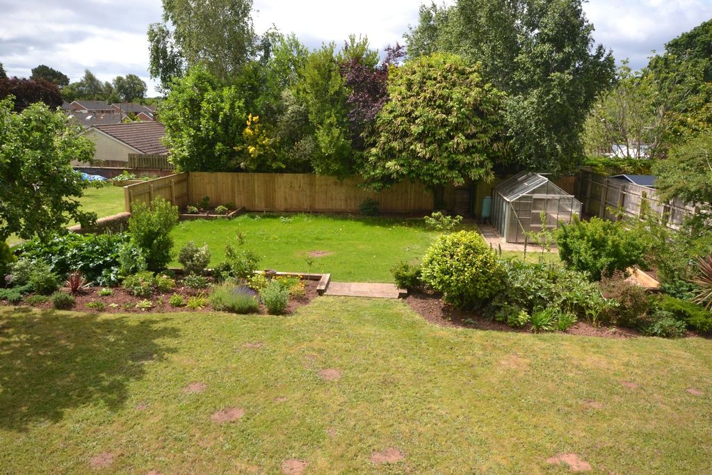 Property photo 2 of 15 Picture No. 10