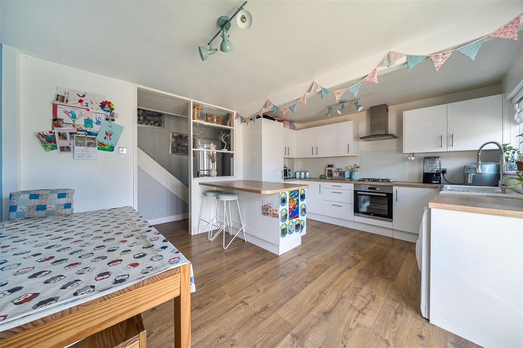 Property photo 1 of 20 1438881-12-69d5008118F74.Jpg