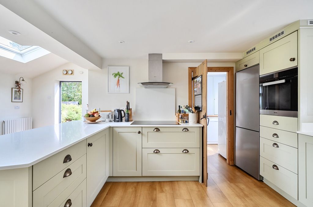 Property photo 2 of 22 1509476-25-6A8735...