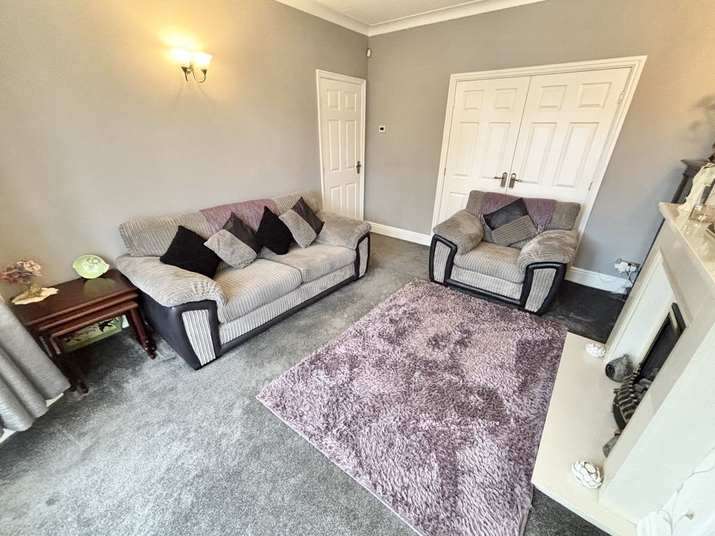 Property photo 3 of 28