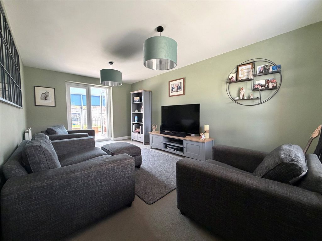 Property photo 2 of 19 Picture No. 52