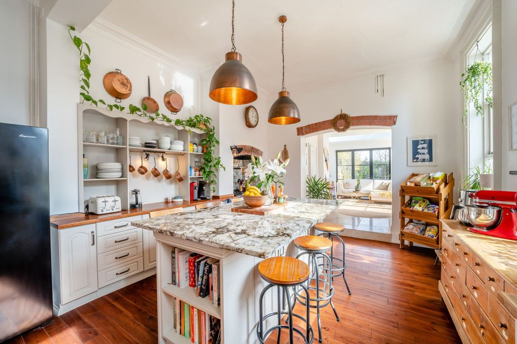 Property photo 3 of 29