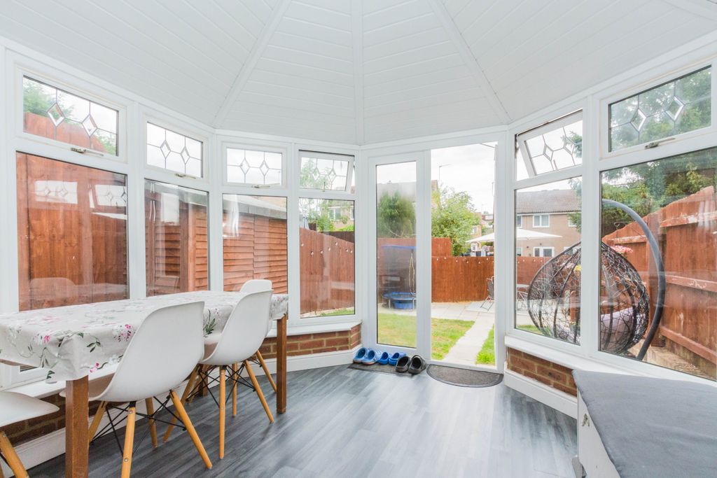 Property photo 3 of 14 Conservatory