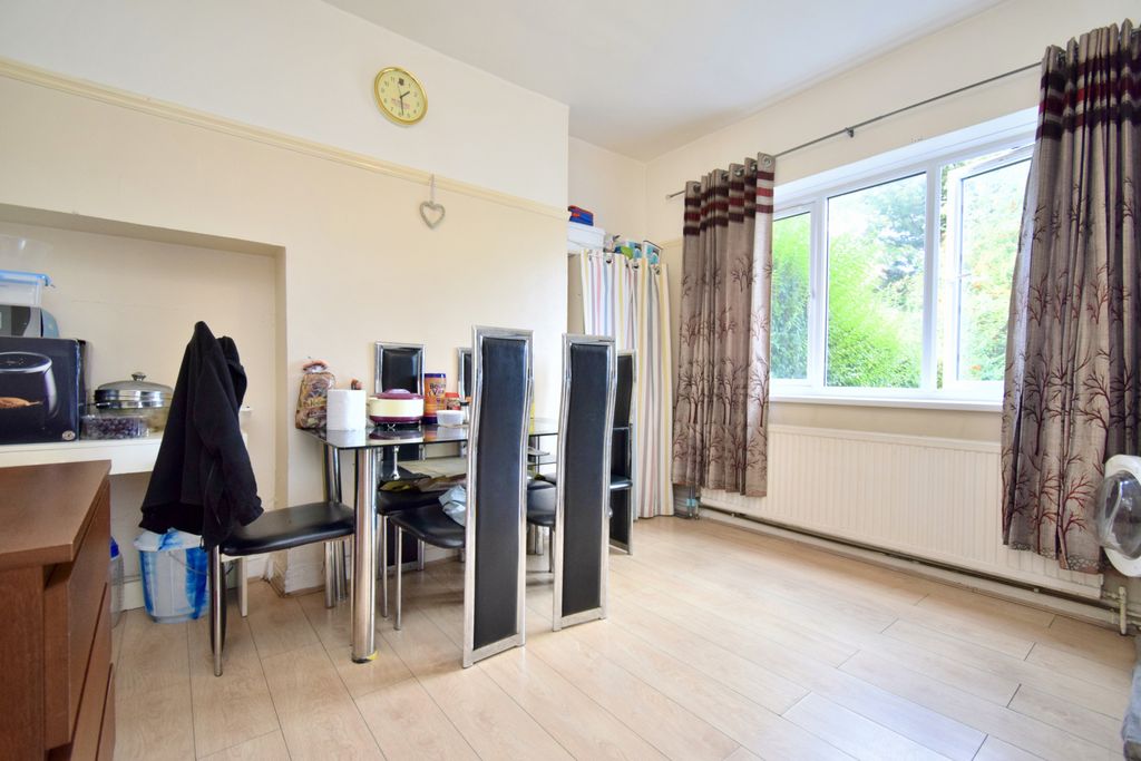 Property photo 3 of 10 Gallery