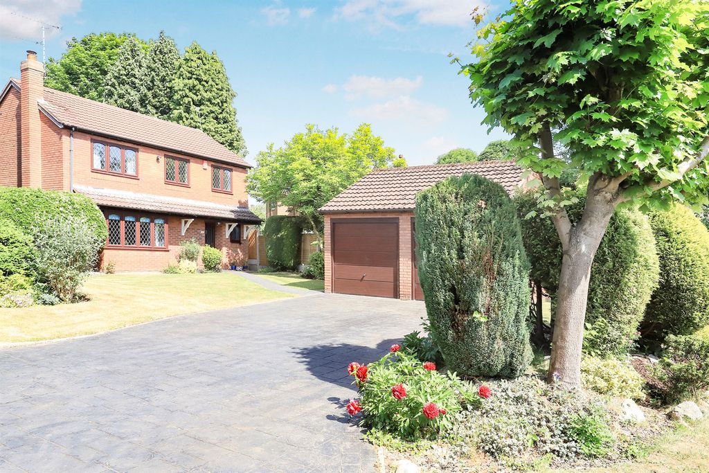 Property photo 1 of 18