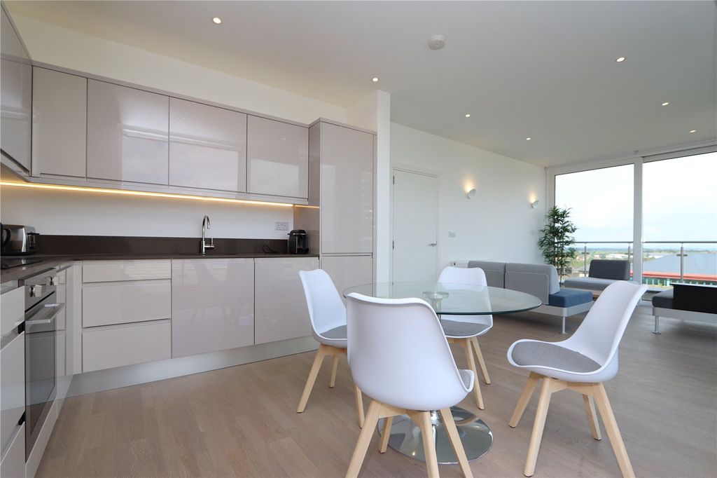 Property photo 1 of 17 Picture No. 05
