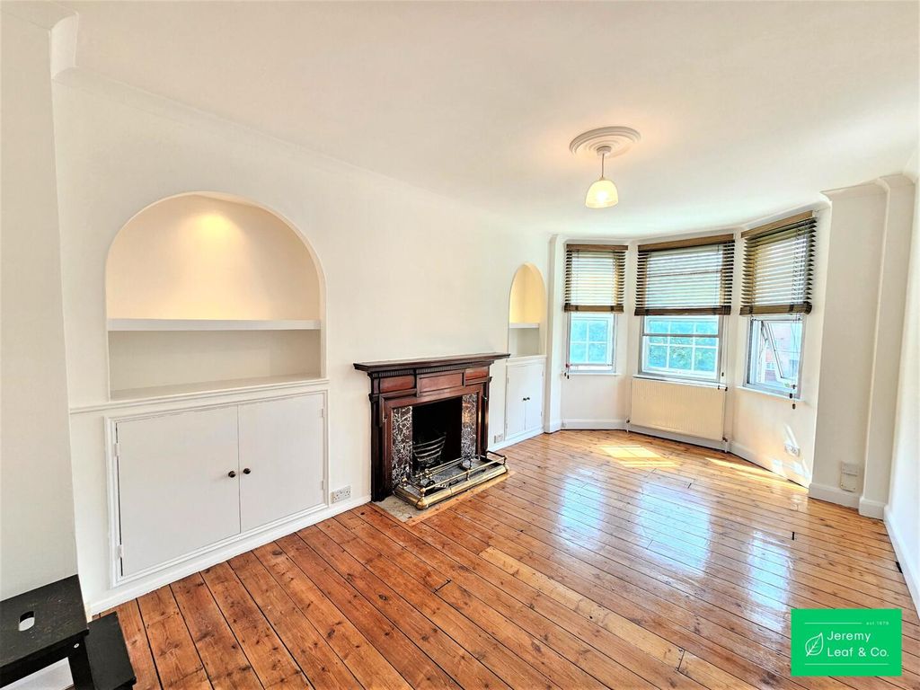 Property photo 1 of 7 Living Room