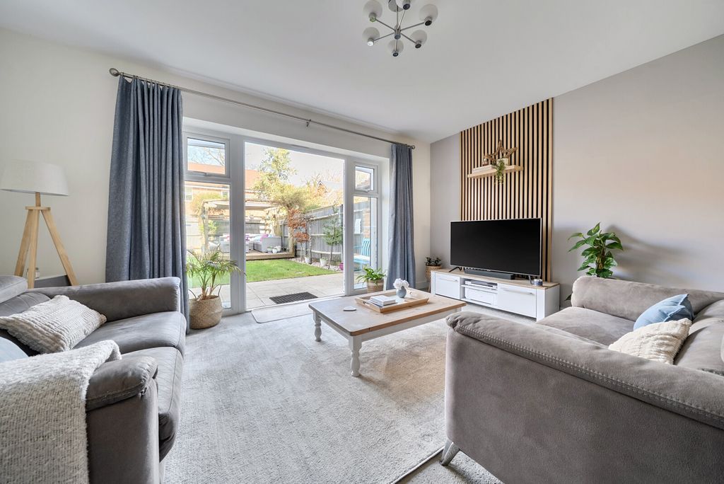 Property photo 3 of 20 Picture 3