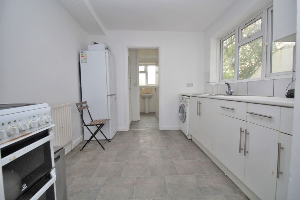 Property photo 3 of 9 6