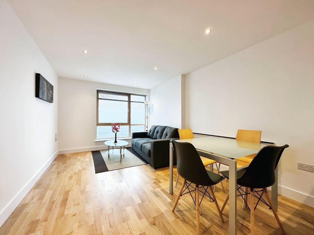 Property photo 2 of 9 Picture No. 17