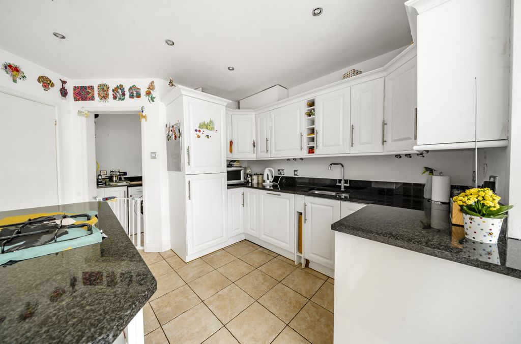 Property photo 3 of 16 3 - Kitchen