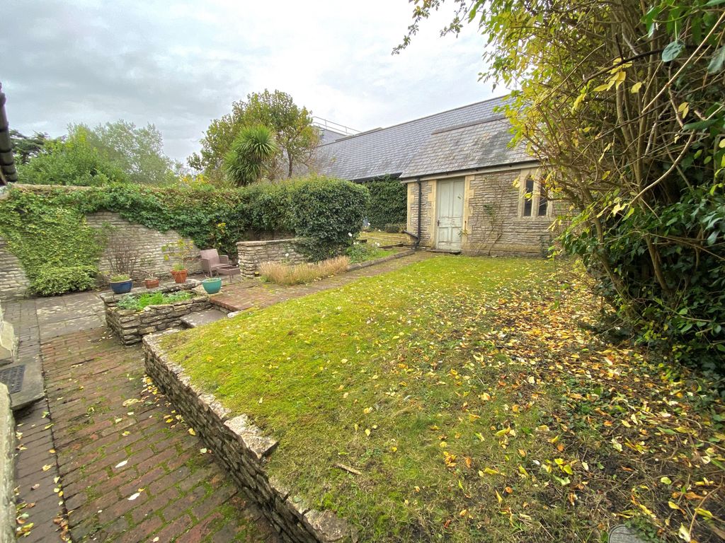 Property photo 2 of 20 Garden